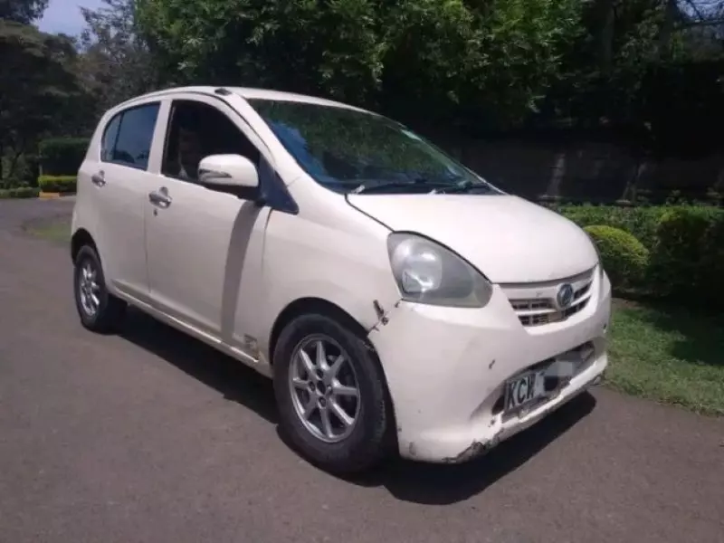 Daihatsu Mira    - 2012