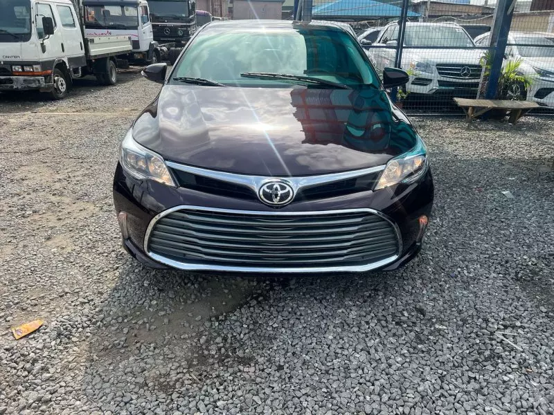 Toyota Avalon   - 2013
