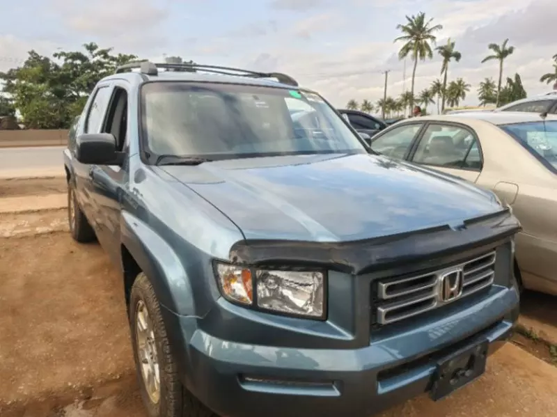 Honda Ridgeline   - 2006