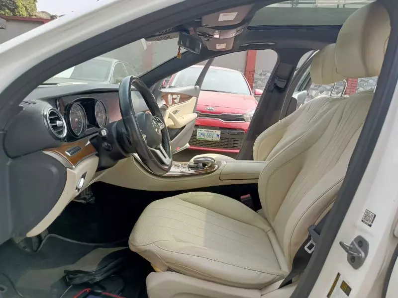 Mercedes-Benz E 300 - 2019