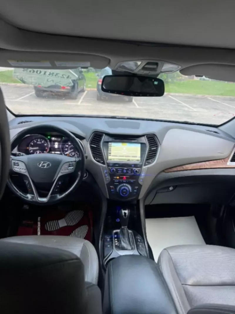 Hyundai Santa Fe   - 2017