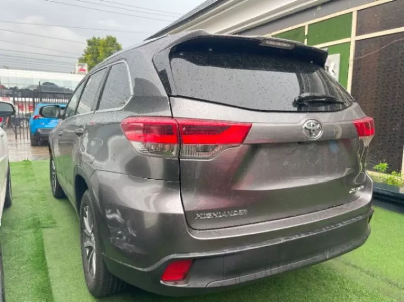 Toyota Highlander   - 2018