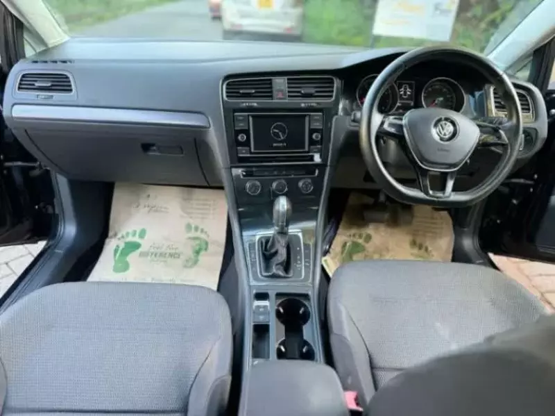 Volkswagen Golf   - 2018