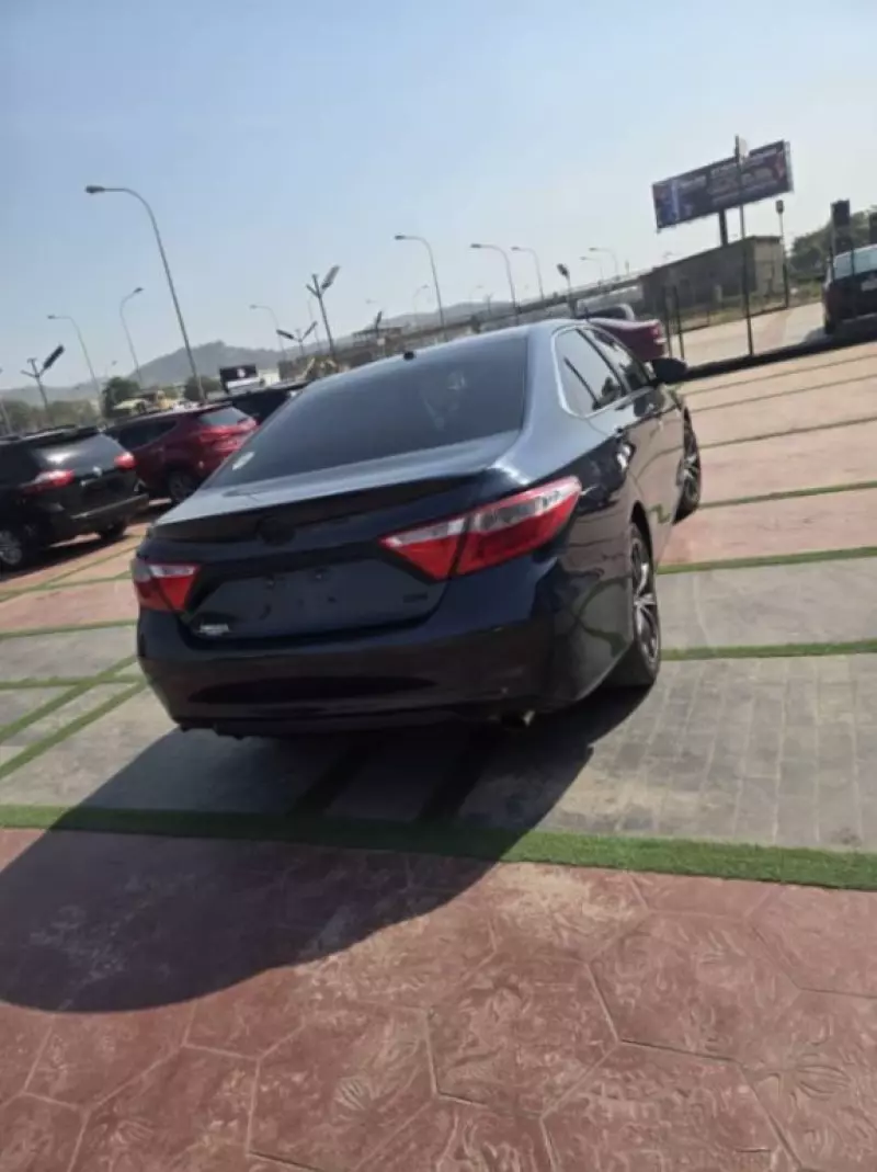 Toyota Camry   - 2016