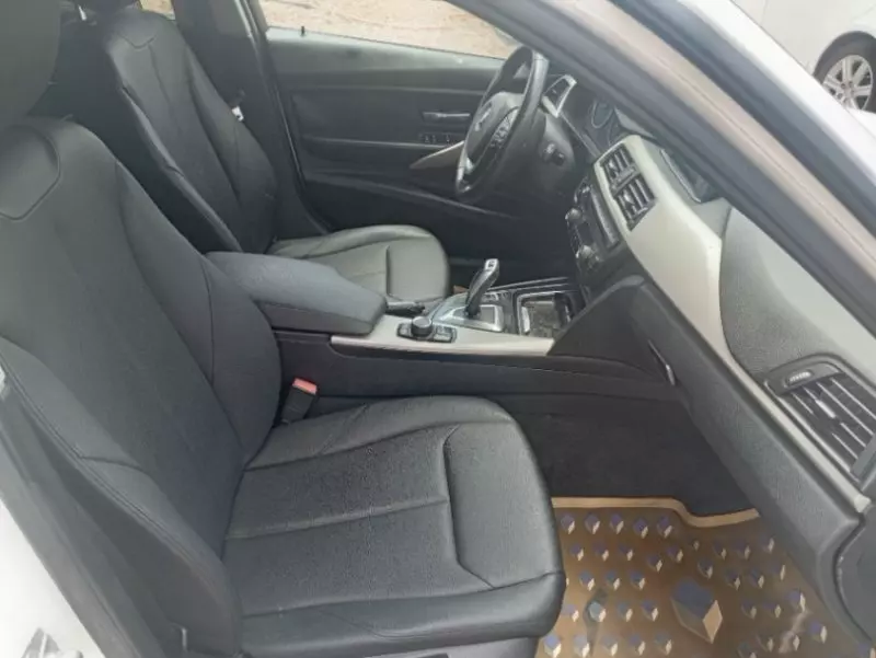BMW 320i   - 2013