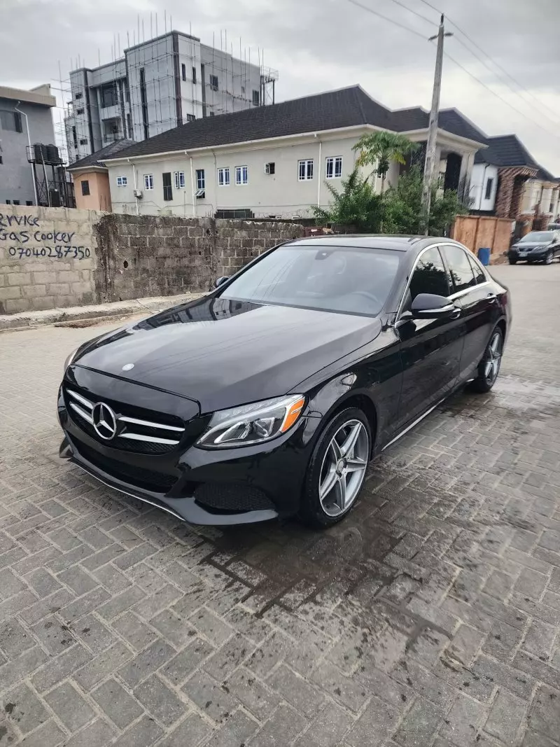 Mercedes-Benz 1017   - 2015
