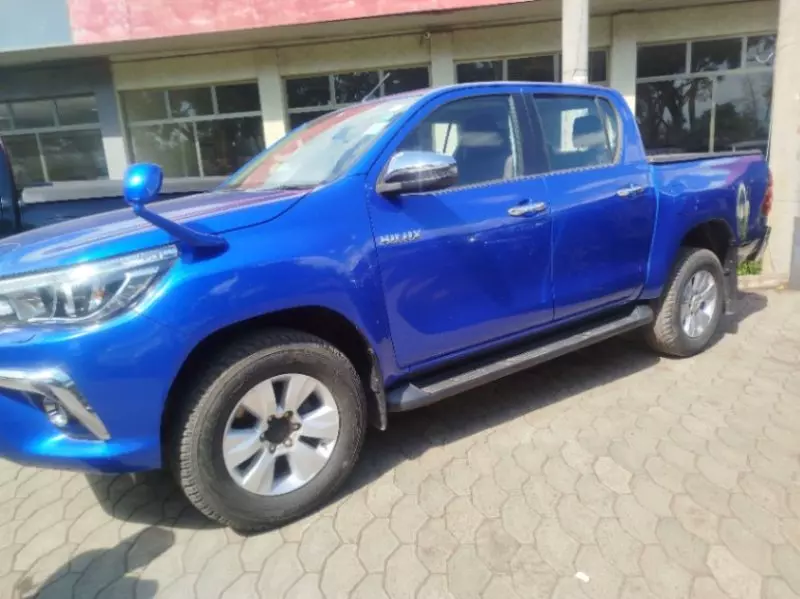 Toyota Hilux   - 2019