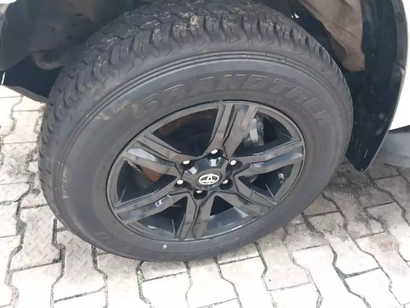Toyota Hilux   - 2023
