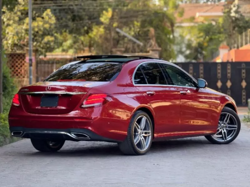Mercedes-Benz E 220   - 2018