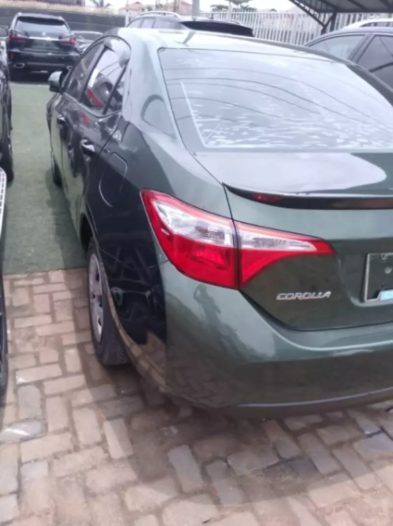 Toyota Corolla   - 2014