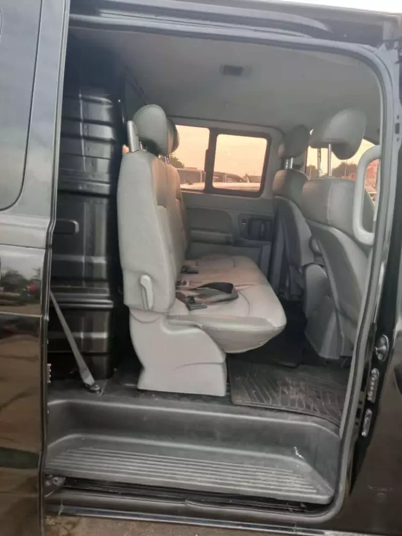 Hyundai H-1 Starex   - 2010