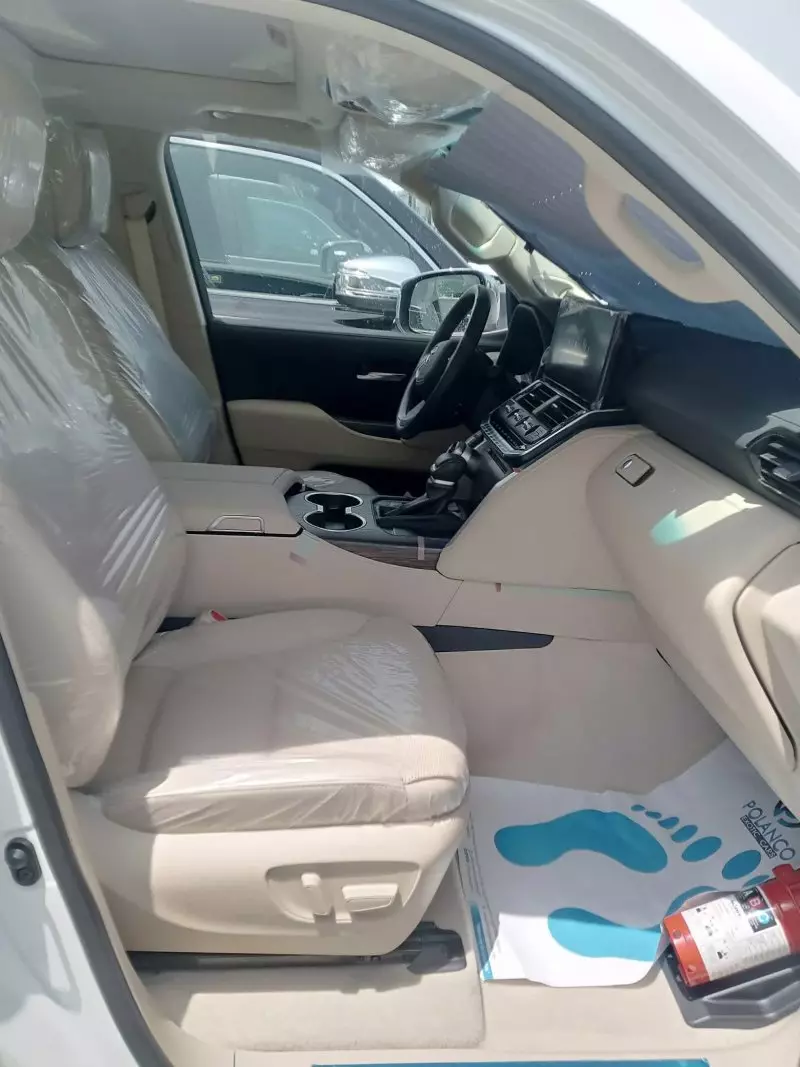 Toyota  Land Cruiser VXR V8   - 2023