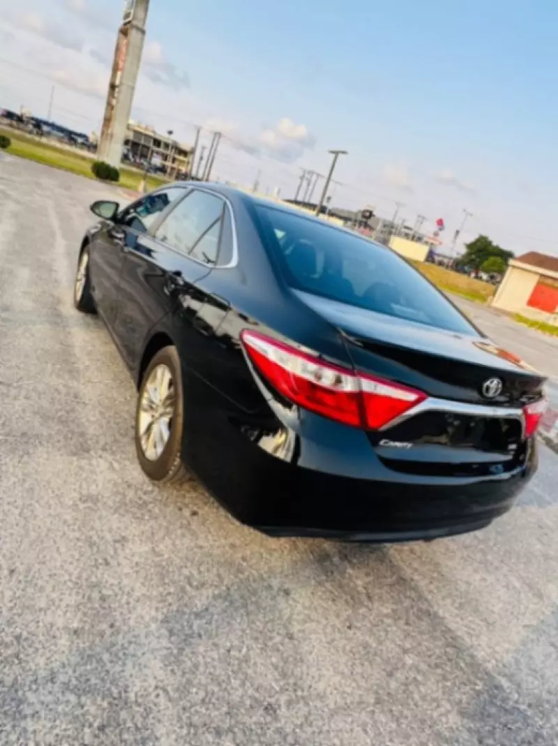Toyota Camry   - 2016