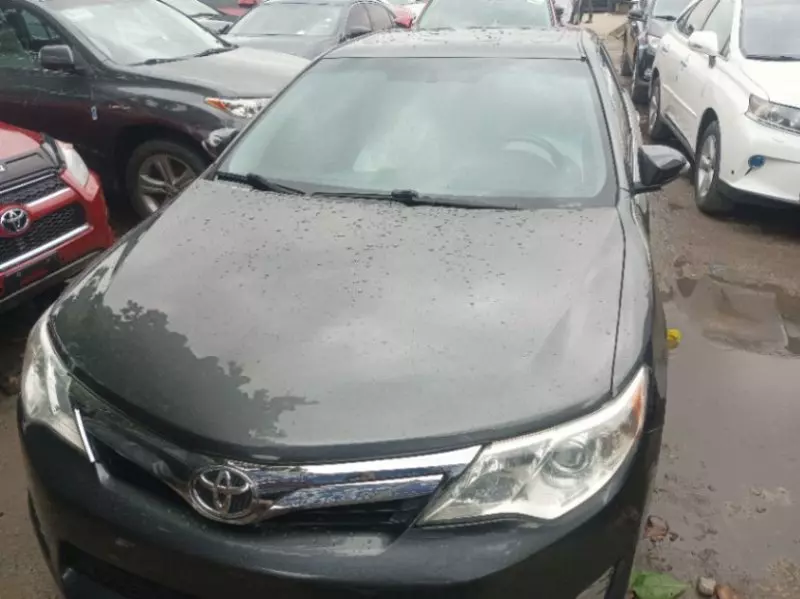 Toyota camry   - 2012