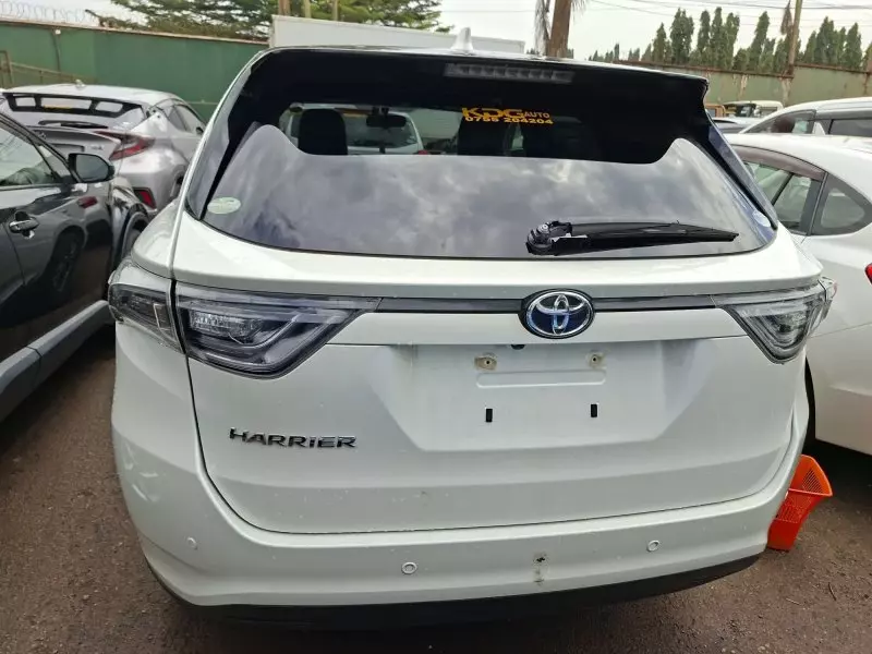 Toyota Harrier   - 2017