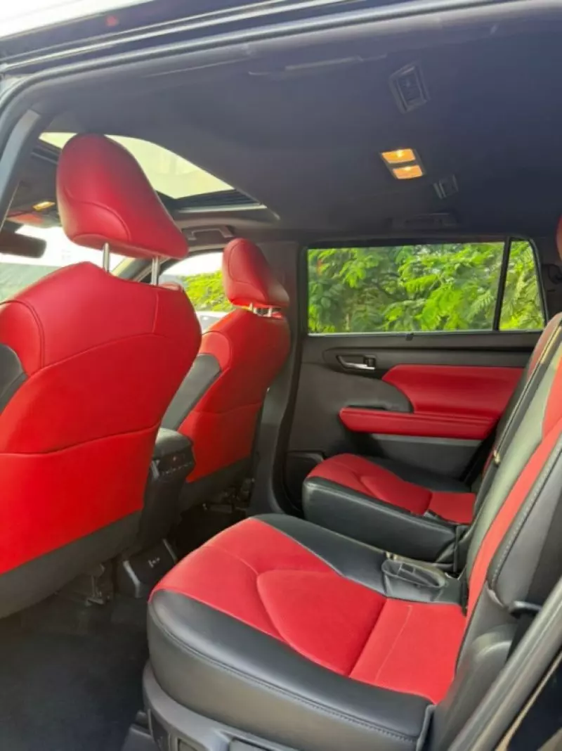 Toyota Highlander   - 2022