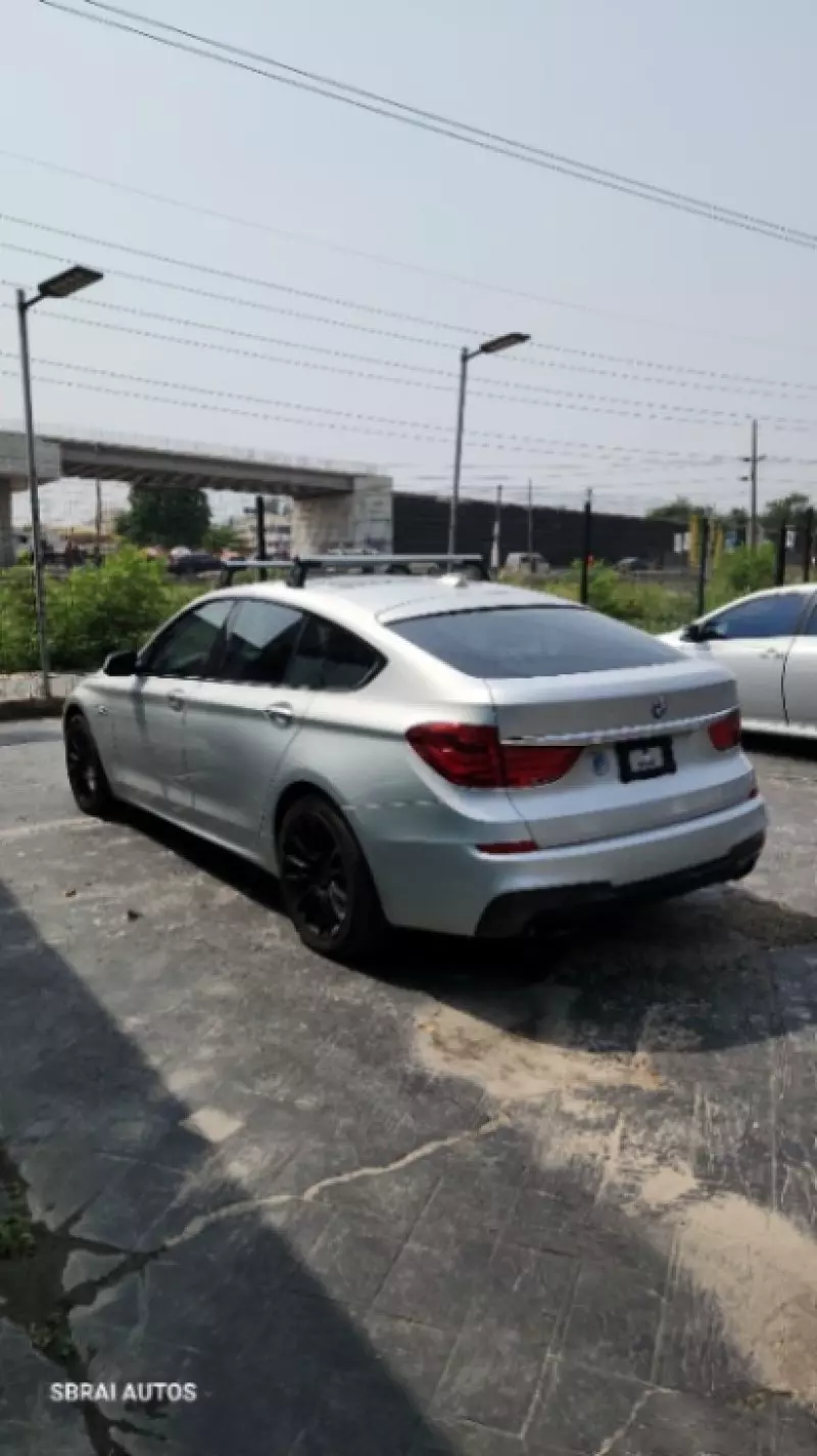 BMW 530 Gran Turismo   - 2012