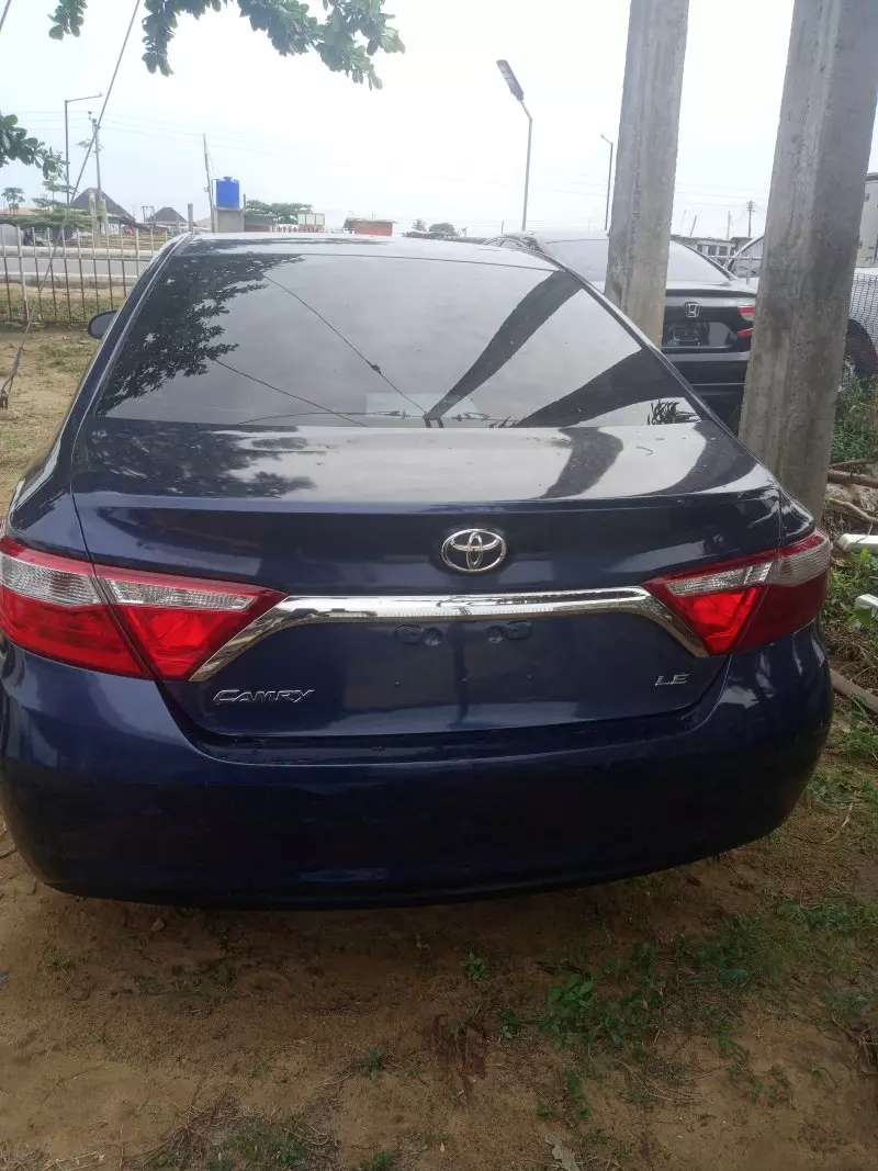 Toyota Camry   - 2016
