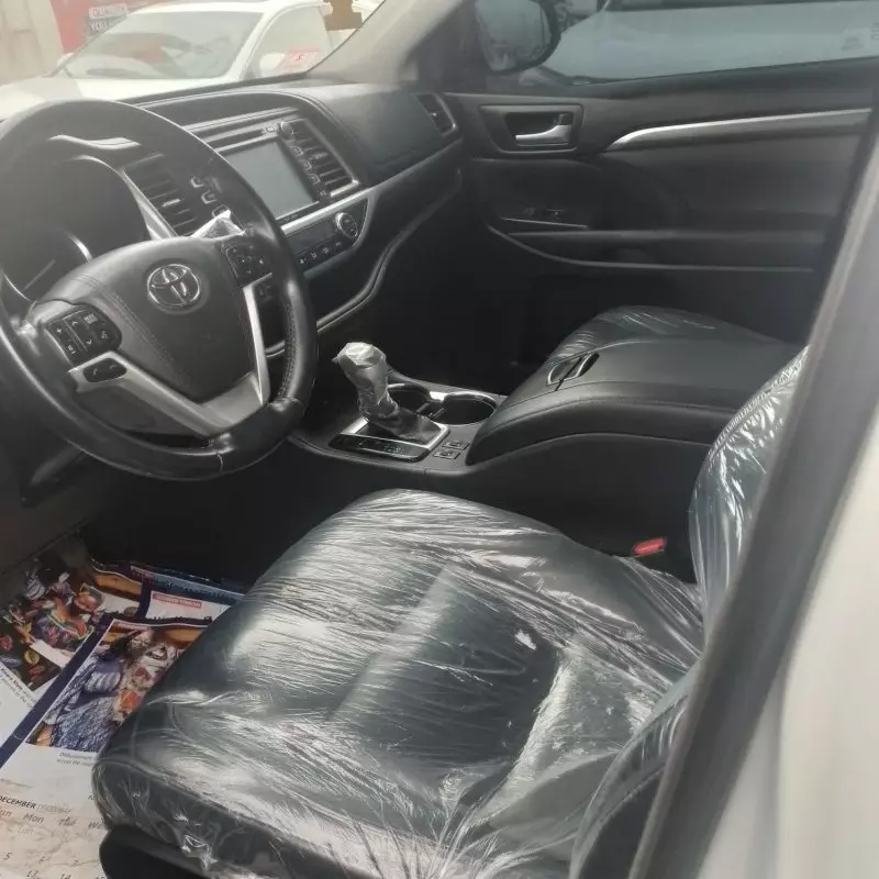 Toyota Highlander   - 2017