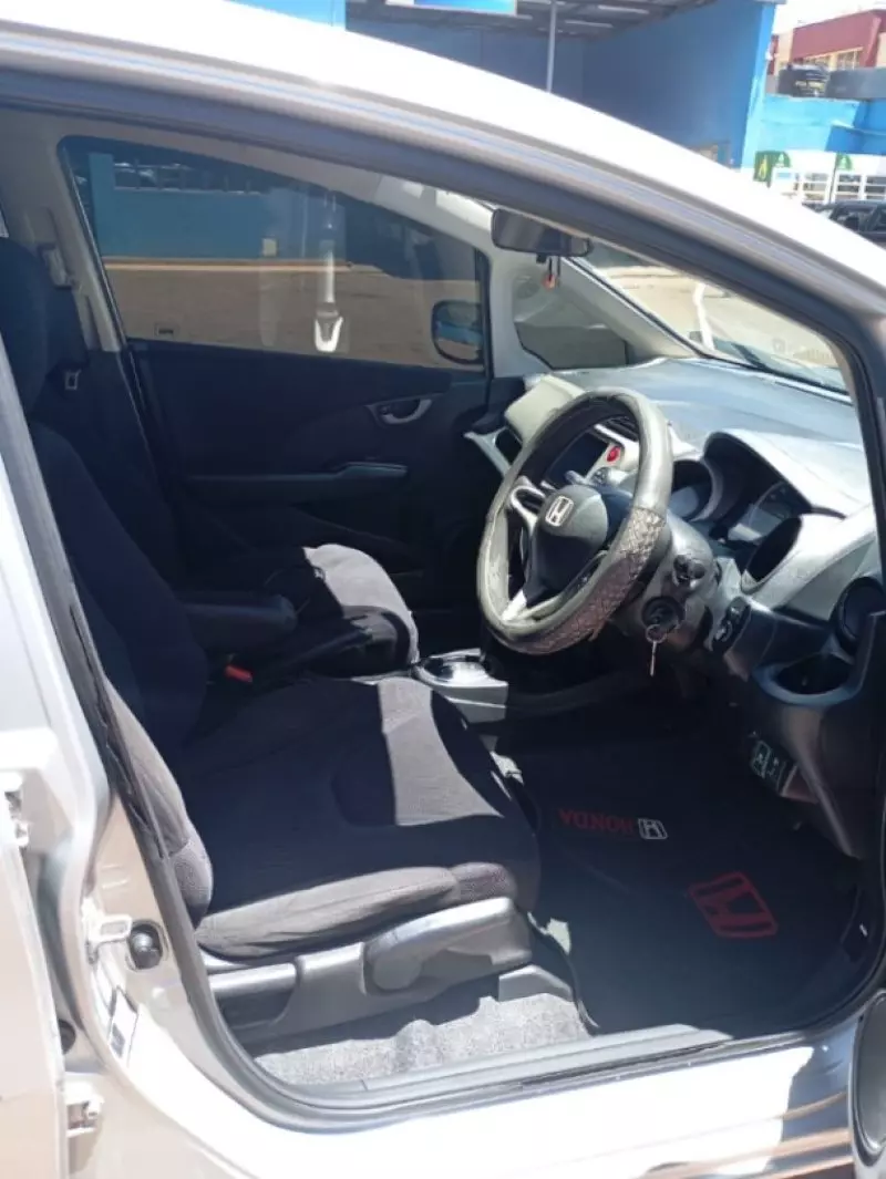 Honda Fit   - 2012