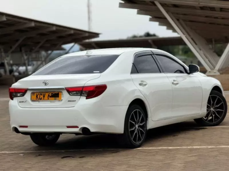 Toyota Mark X   - 2013