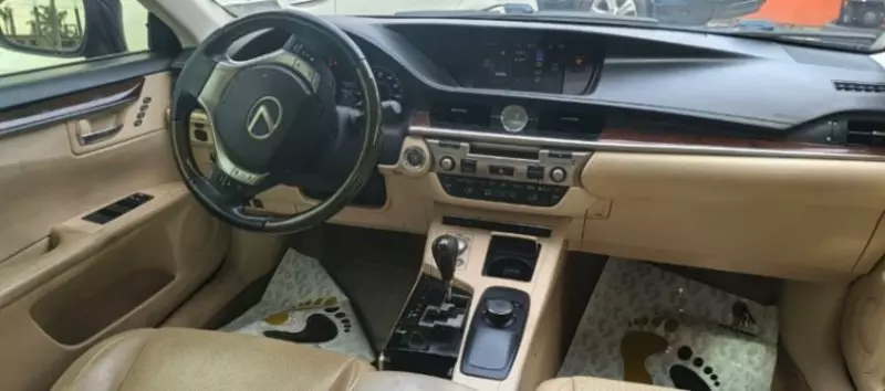 Lexus ES 350   - 2015