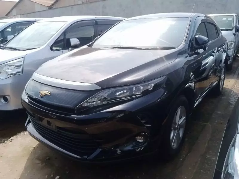 Toyota Harrier   - 2016