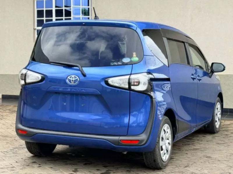 Toyota Sienta   - 2018