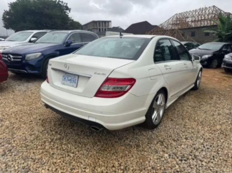 Mercedes-Benz C 300   - 2010