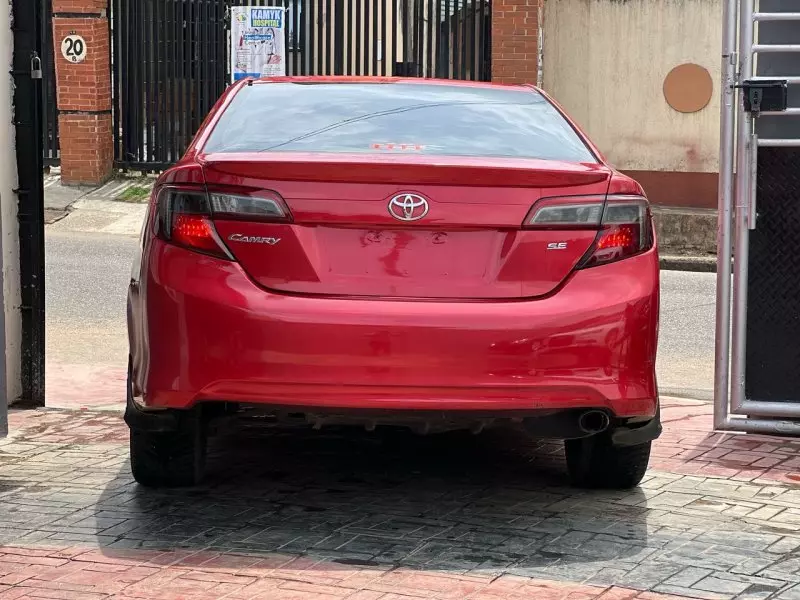 Toyota Camry   - 2013