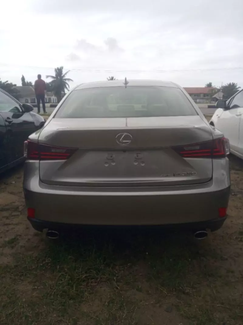 Lexus IS 250   - 2015
