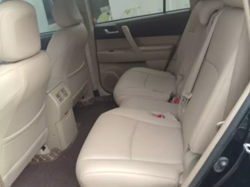 Toyota Highlander   - 2014