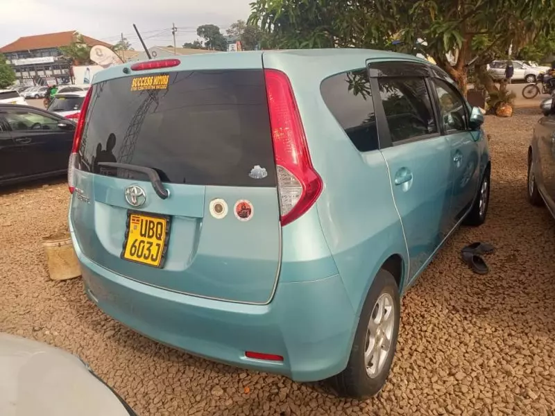 Toyota Passo Sette   - 2009