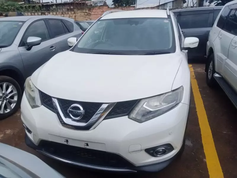 Nissan X-Trail   - 2015