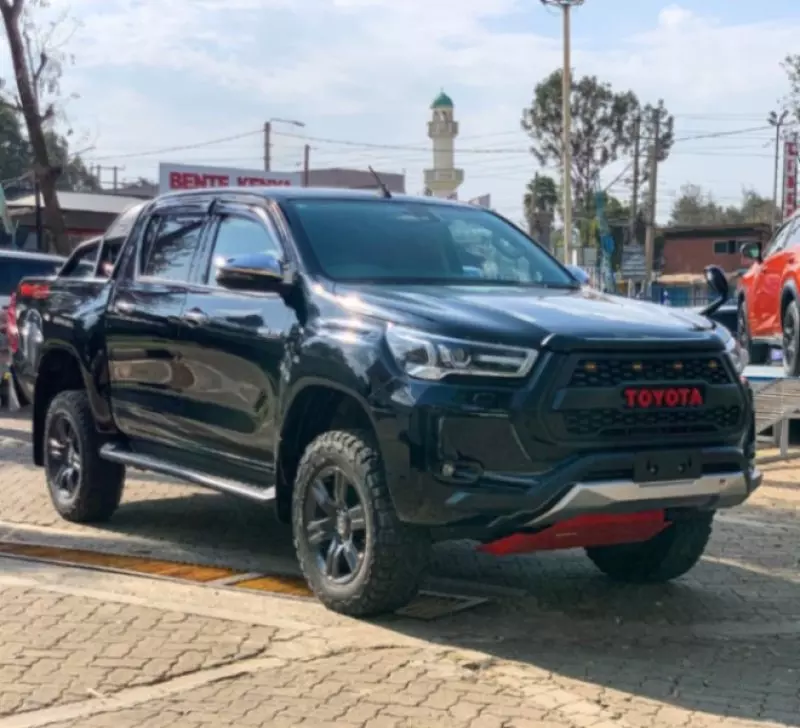 Toyota Hilux   - 2020