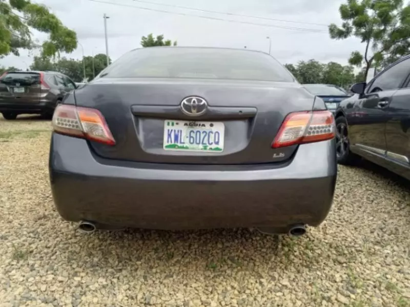 Toyota Camry   - 2009