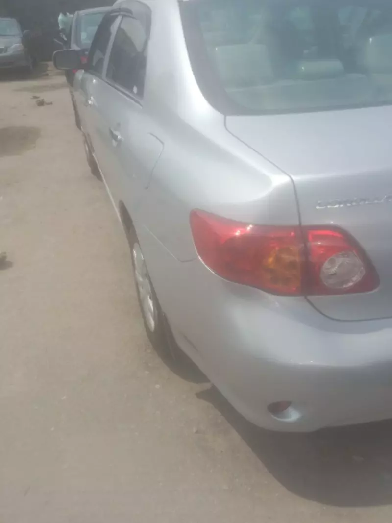 Toyota Corolla   - 2010
