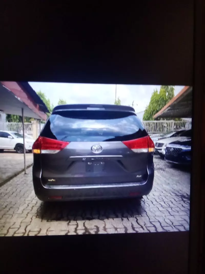 Toyota Sienna   - 2014