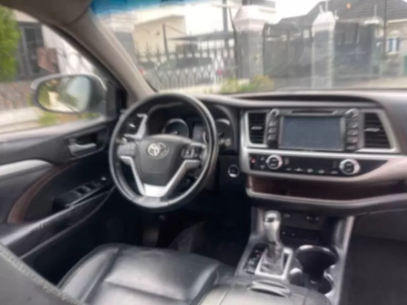 Toyota Highlander   - 2015