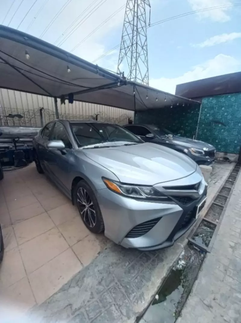 Toyota Camry   - 2018