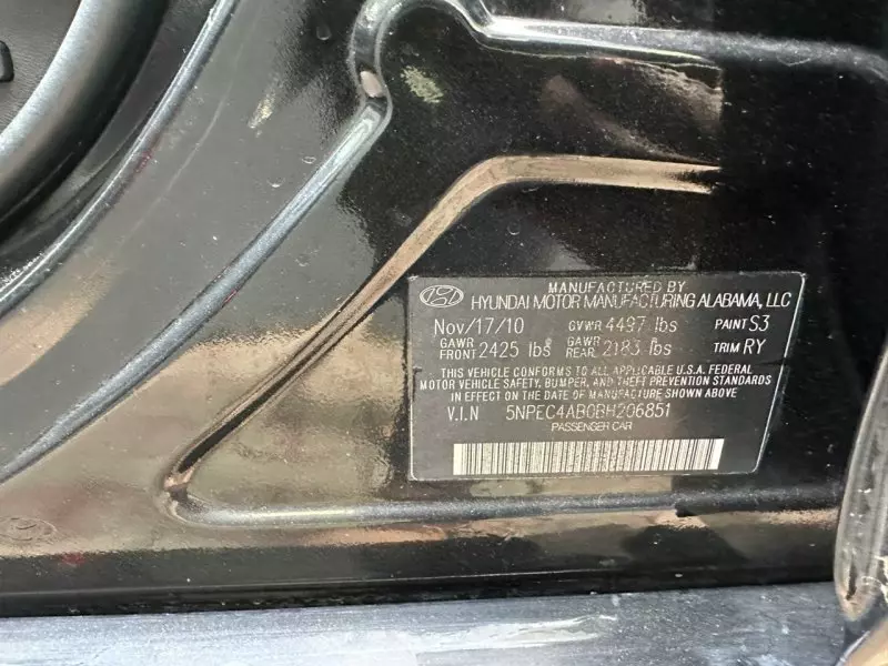 Hyundai Sonata   - 2011