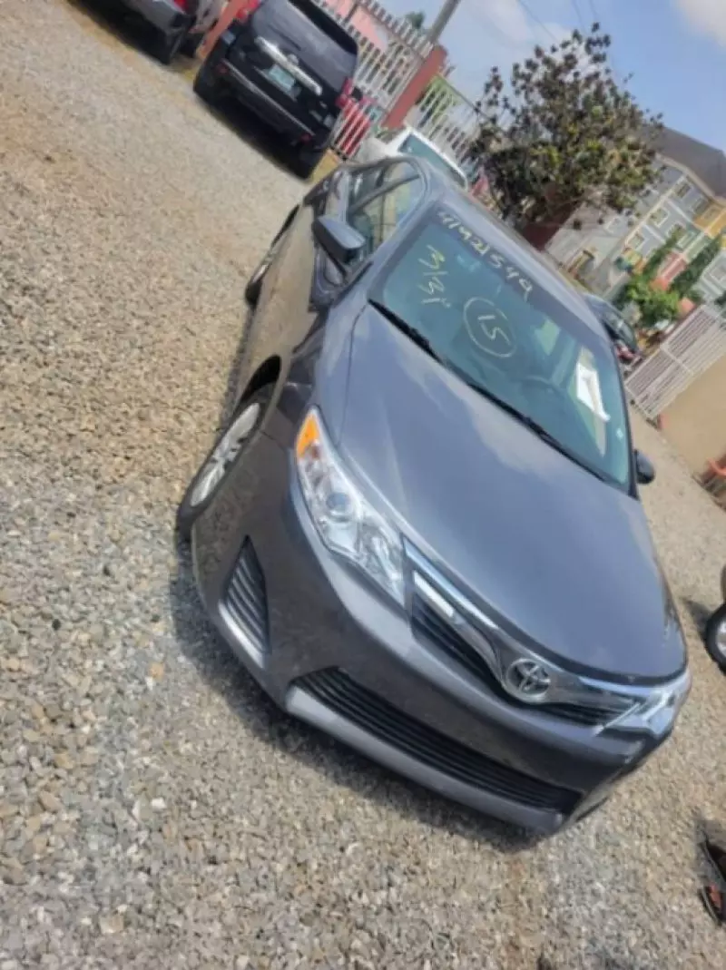 Toyota Camry   - 2013
