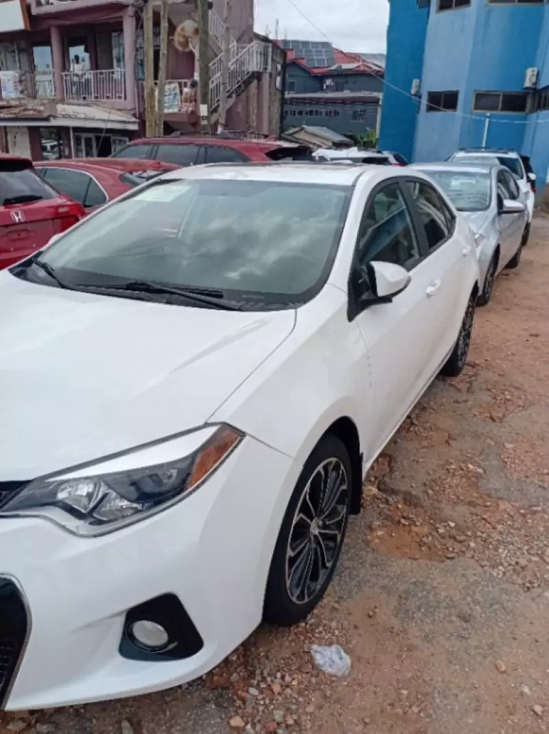 Toyota Corolla   - 2016