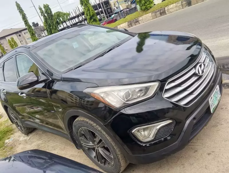 Hyundai Santa Fe   - 2014