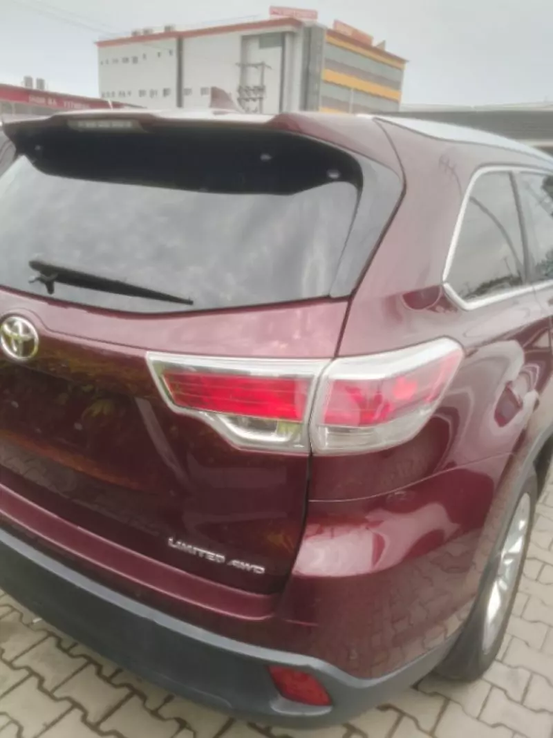 Toyota Highlander   - 2014