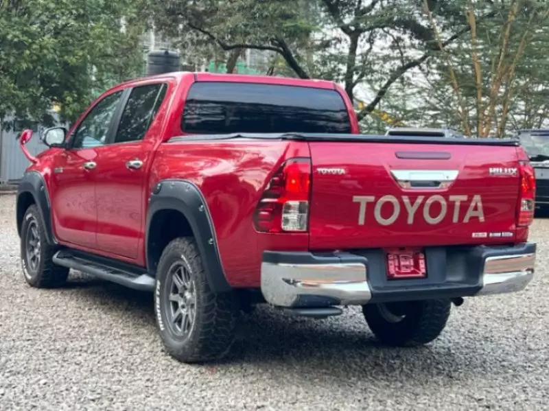 Toyota Hilux   - 2018