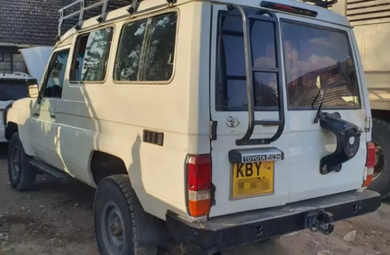 Toyota Land Cruiser   - 2013