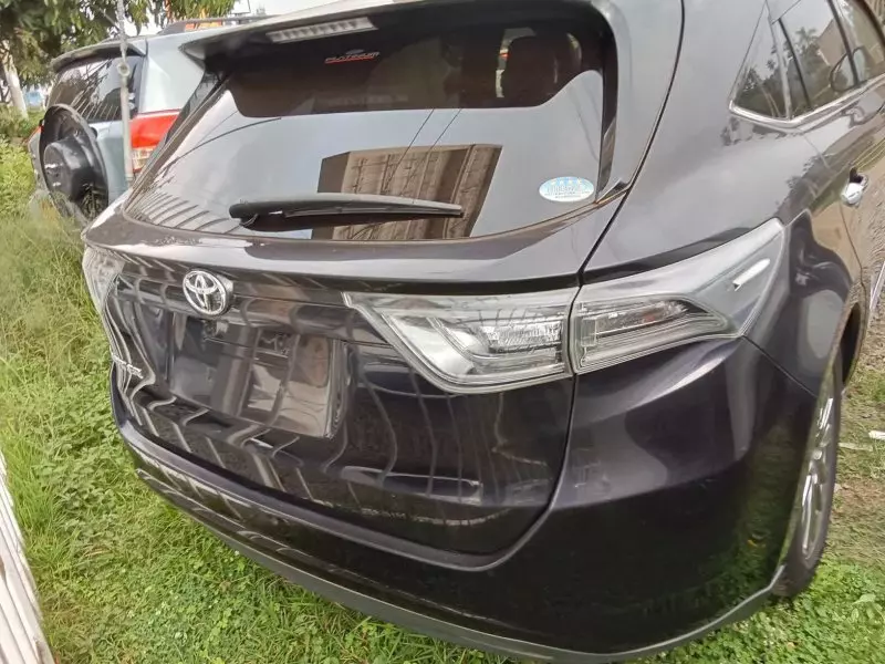Toyota Harrier   - 2017