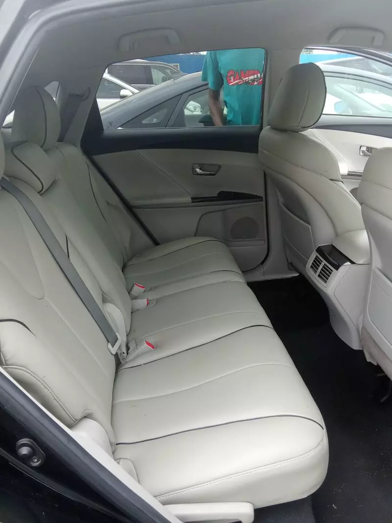 Toyota Venza   - 2014