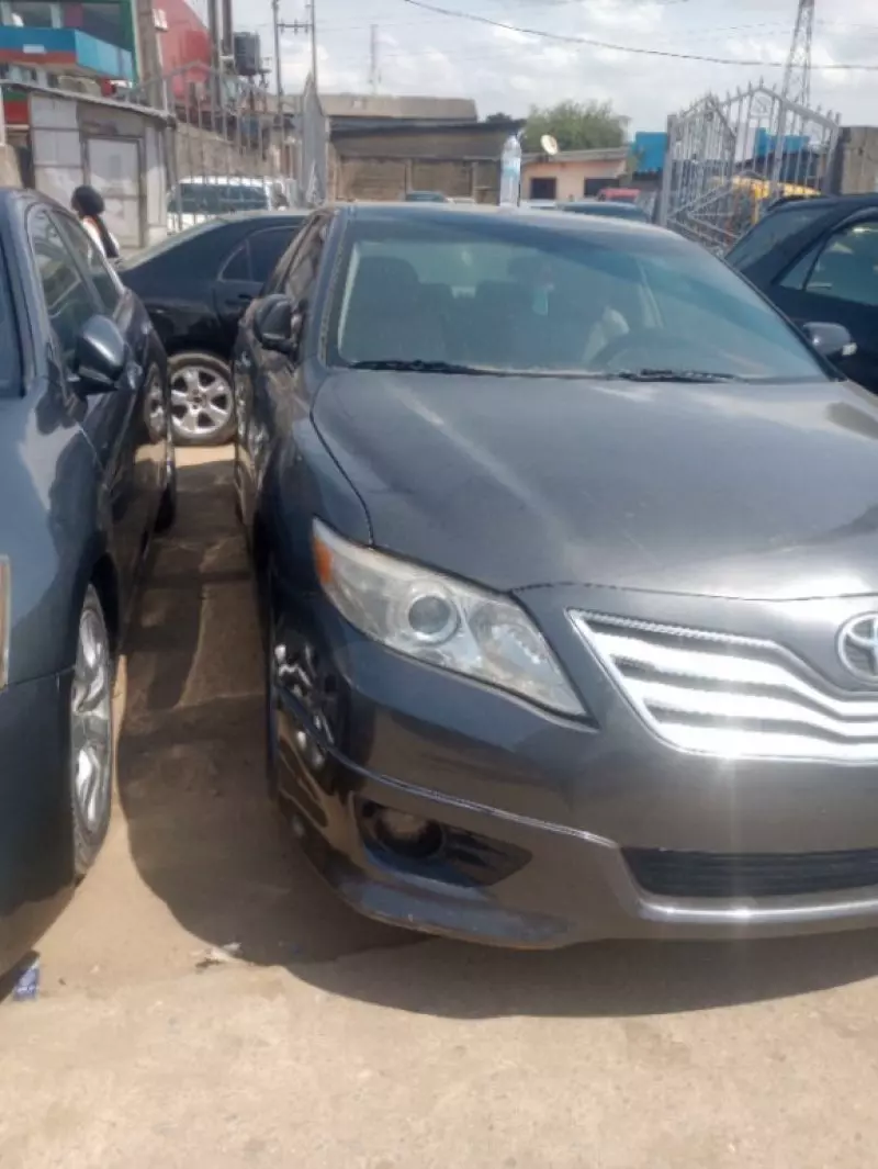 Toyota camry   - 20087